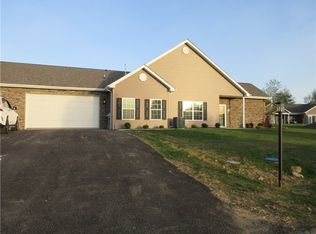 150 Clearwater Dr, Ellwood City, PA 16117
