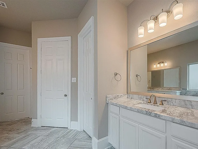 115 N Winter Sunrise Cir — Photo 26