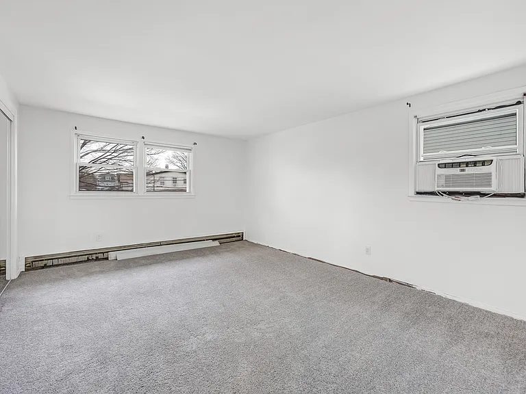 38 Washington Ave — Photo 13