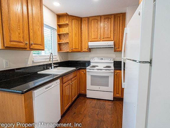 3rd image of 2525 Lincoln Ave APT E