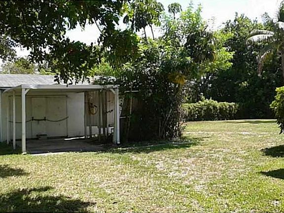 5th image of 1018 NE 34th St