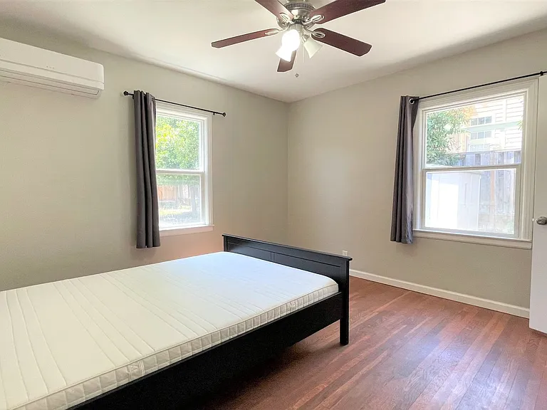 1044 Branham Ln — Photo 12
