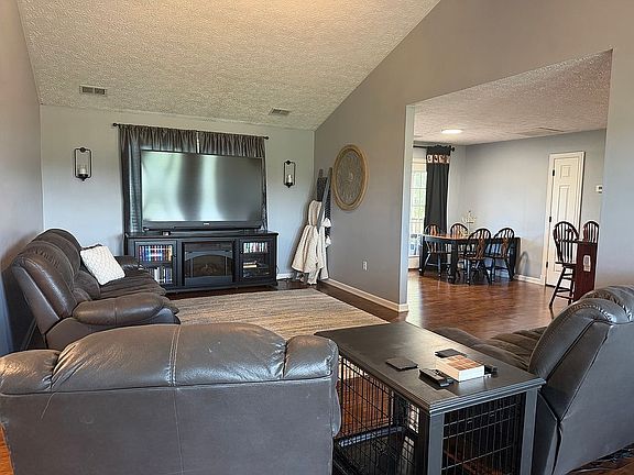 5th image of 255 Dearen Farm Rd
