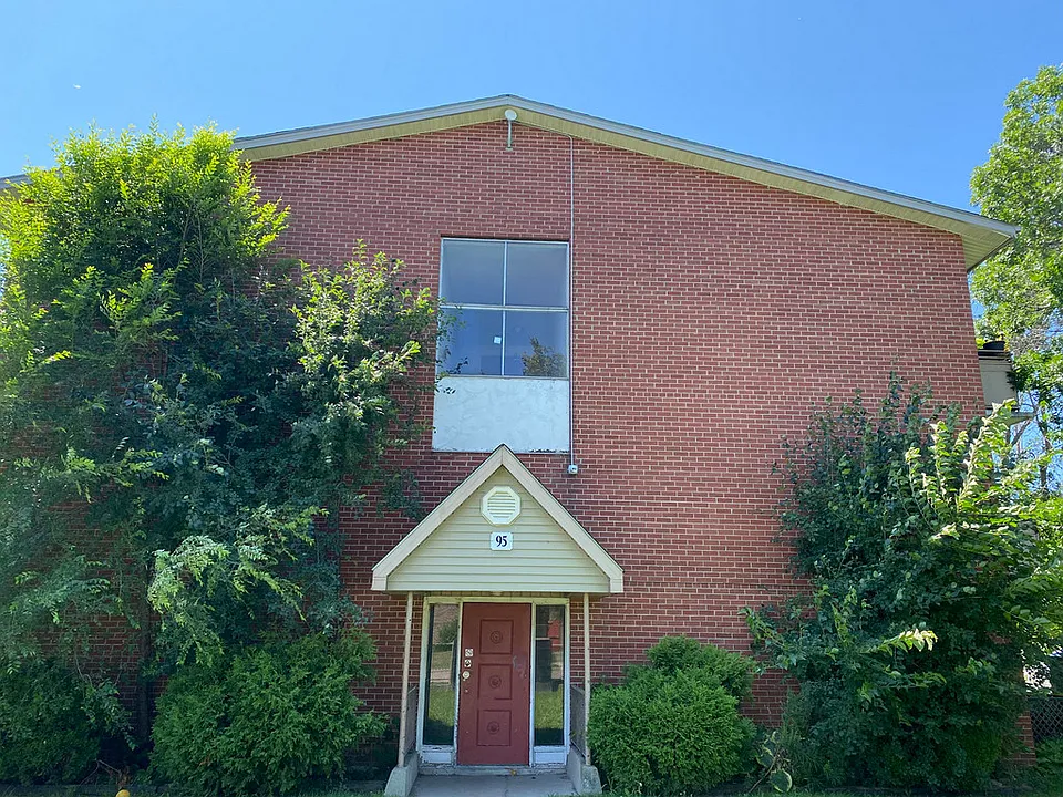 95 Oakville Ave