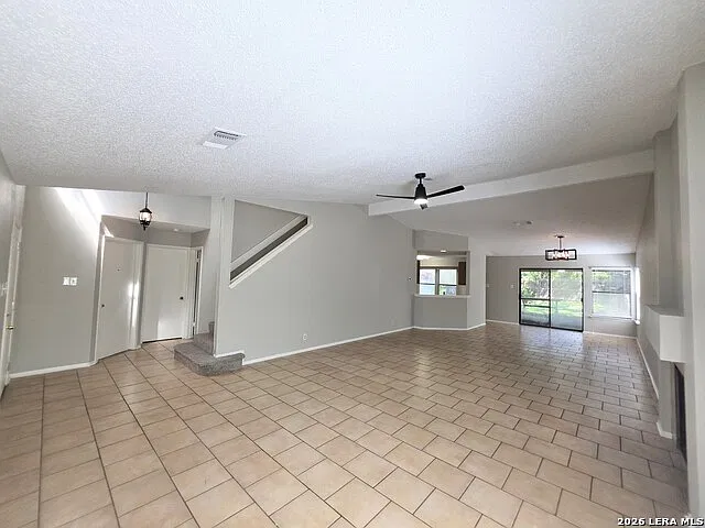 4 bed, 2.5 bath, 2620 sqft, $2,100 — Photo 3