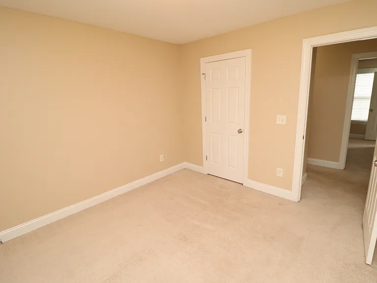 36 W Trafalgar Ct — Photo 30