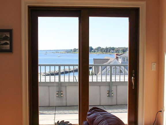 3rd image of 8 Stonington Cmns #35
