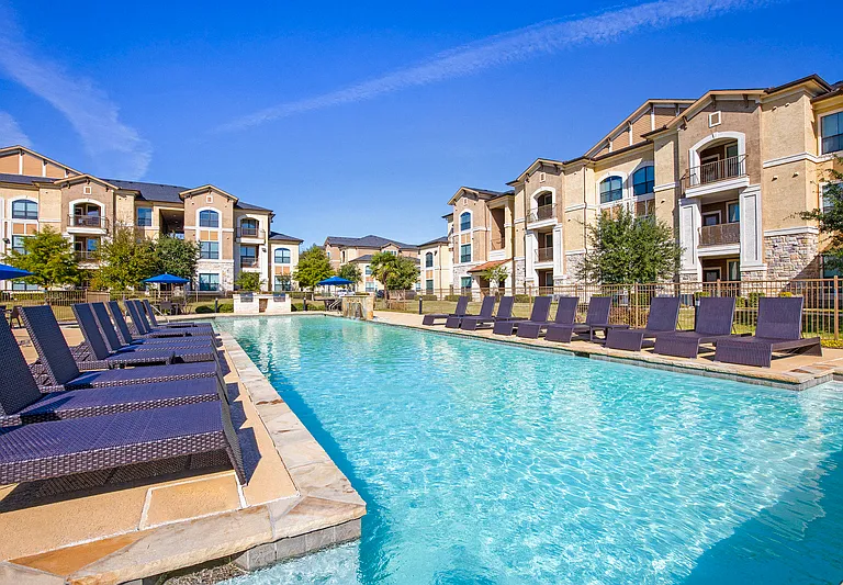 Summercrest Burleson Apartments — Photo 1