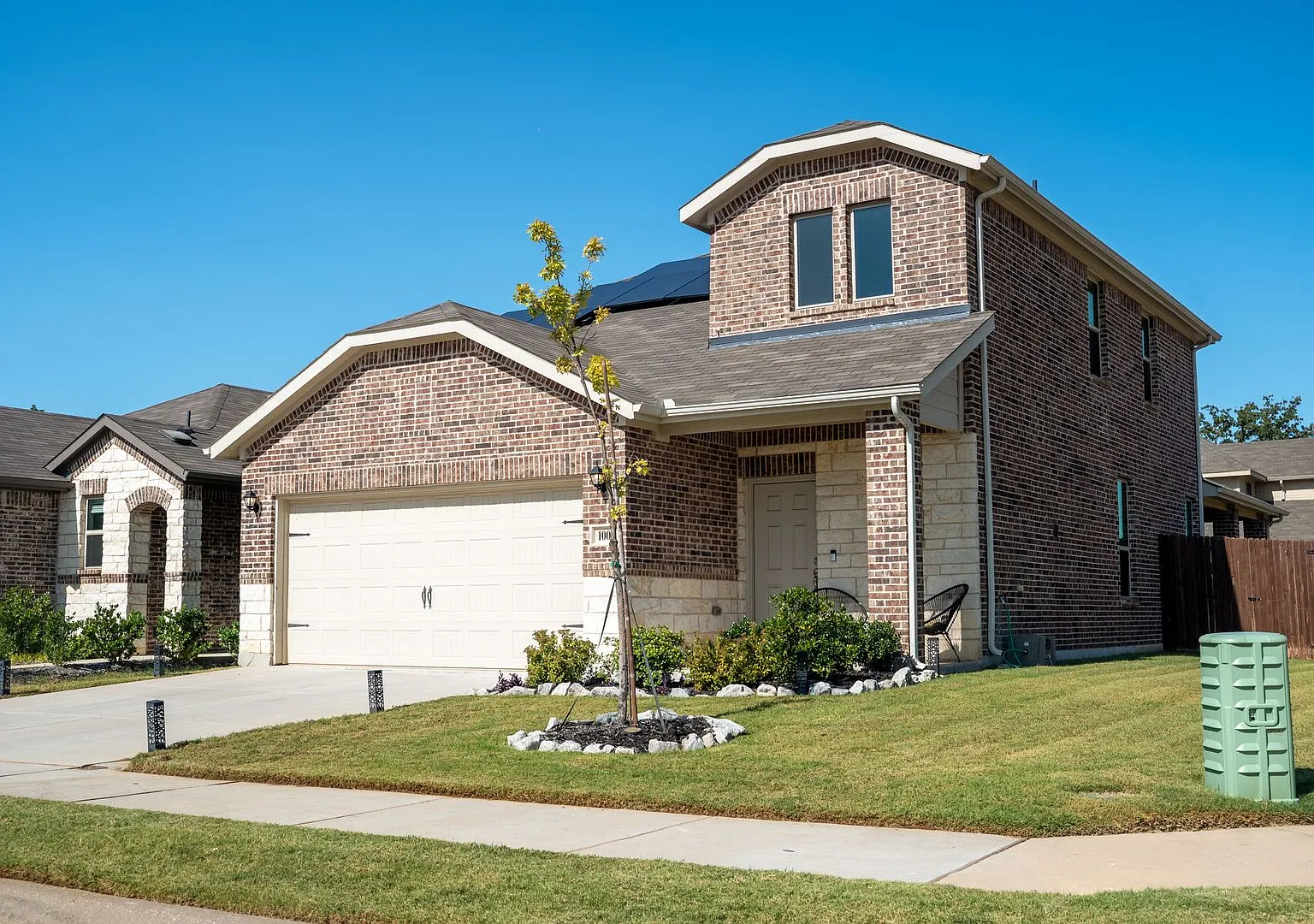 Charming 3-Bed, 2.5-Bath Home for Lease in Aubrey, TX — Photo 2