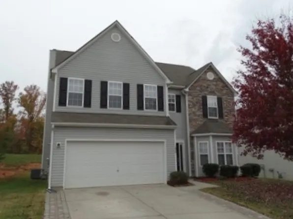 1635 Swan Dr, Charlotte, NC 28216