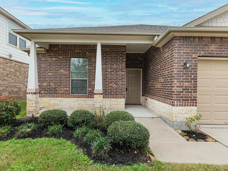 1110 Larkfield Dr — Photo 4