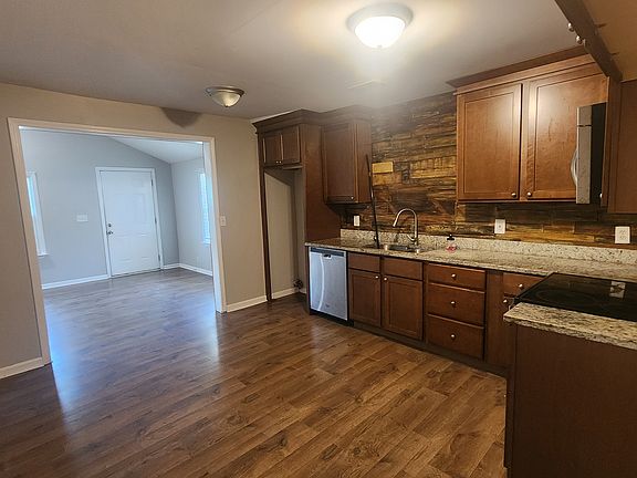 5th image of 1821 28th Ave N #B