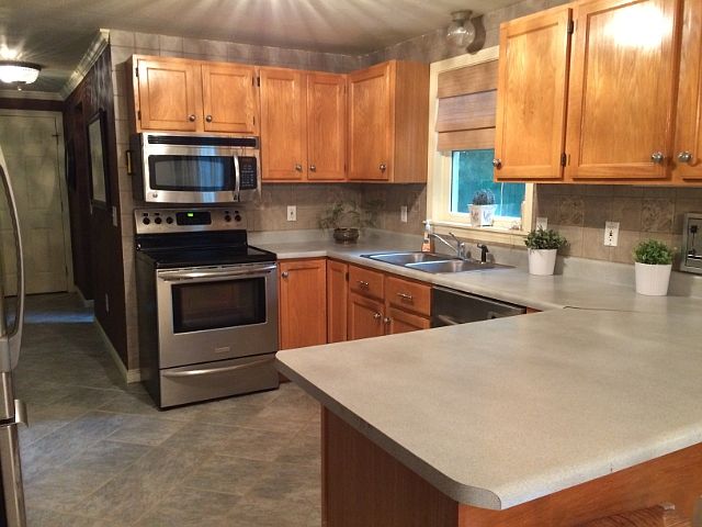 1st image of 9 Bayberry Ln
