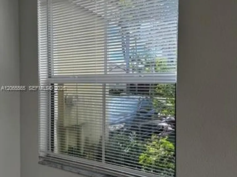 4017 SW 149th Ct #Townhouse 4017 — Photo 4