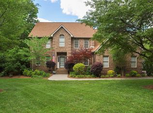 7019 High Oaks Dr, Matthews, NC 28104