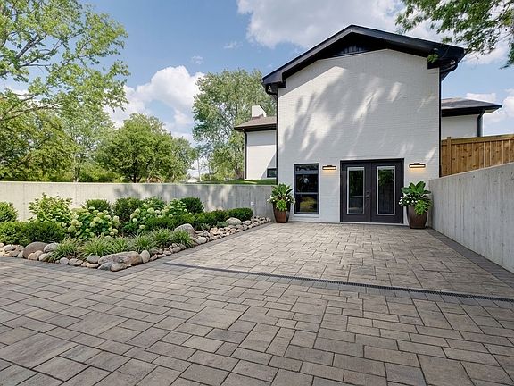 4th image of 1071 Connie Dr