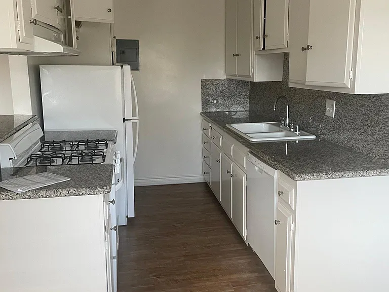 200 Virginia St #11 — Photo 4