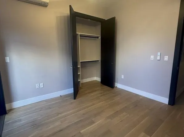 172 New York Avenue image 3 of 6