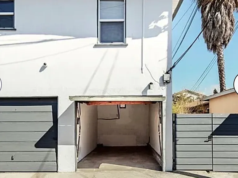 8807 Reading Ave — Photo 15