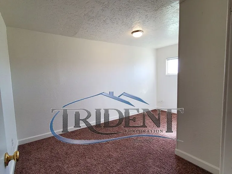 1821 Duplex Sierra Sierra #&-1825 — Photo 16