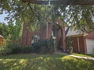 1915 Laurel Bay Dr, Houston, TX 77014