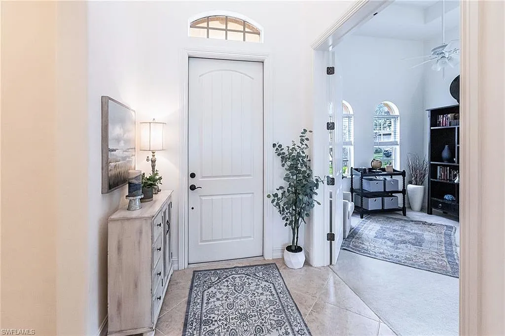 3 bed, 2.0 bath, 2340 sqft, $12,300 — Photo 4
