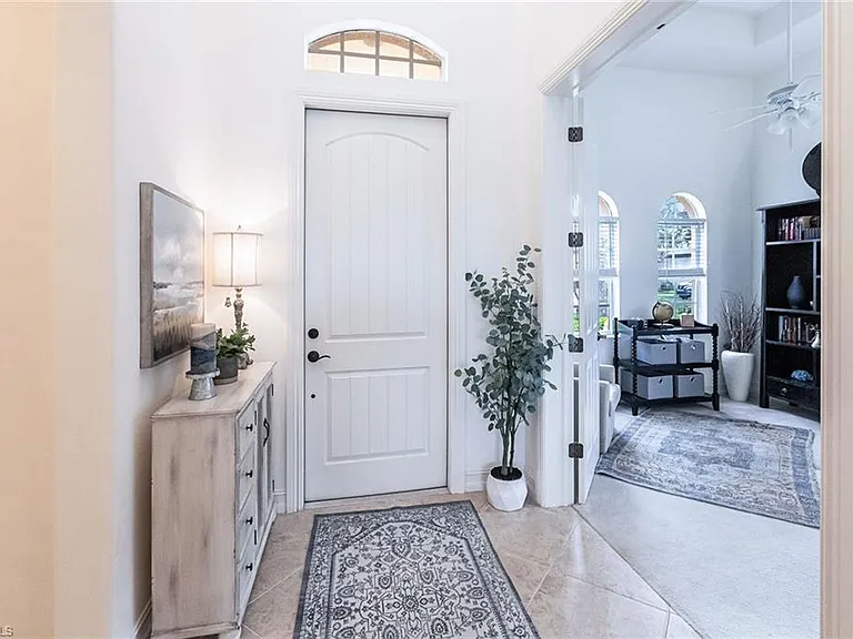 7863 Valencia Ct — Photo 4
