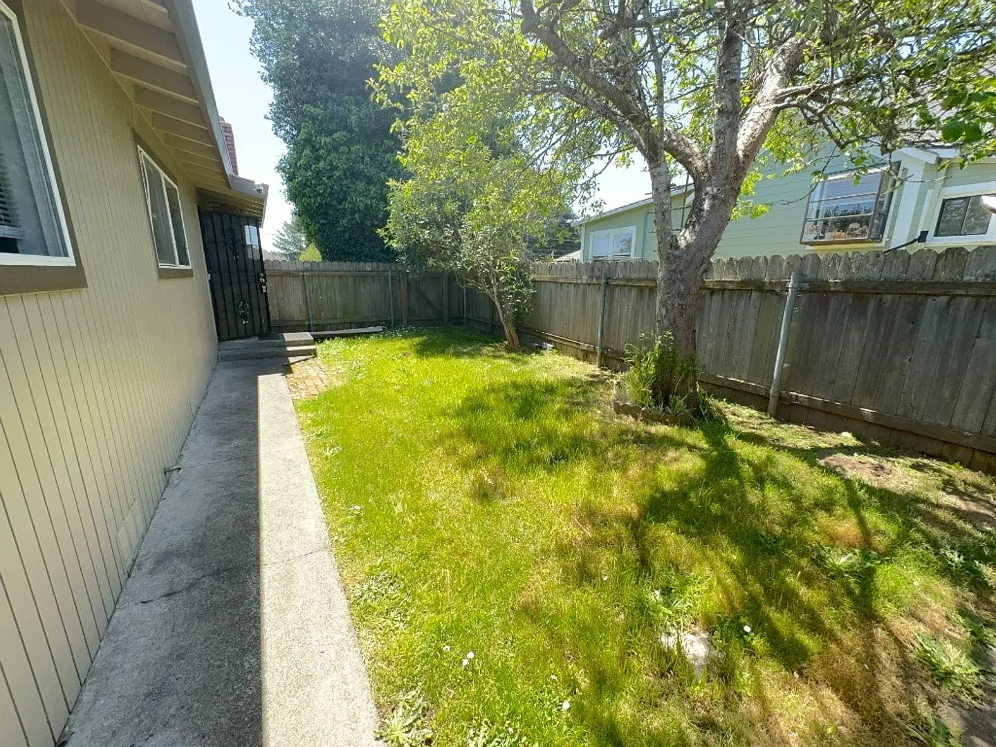 3 Bed 2 Bath Home Located in Eureka! — Photo 2