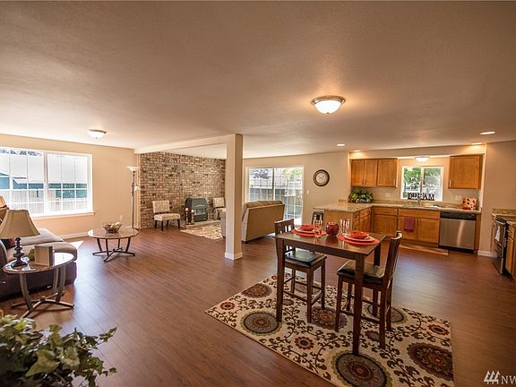 4th image of 2325 Ponderosa Dr SE