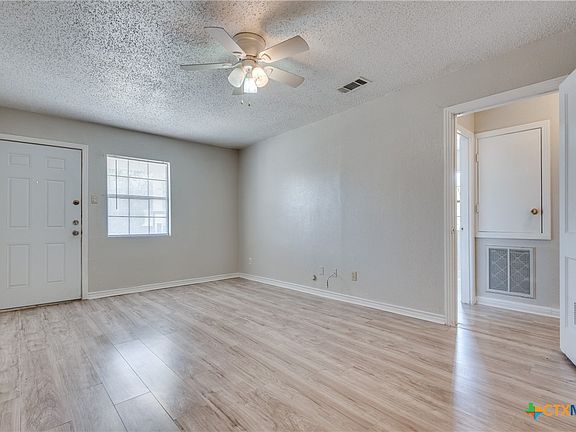 5th image of 719 Carrie Ave