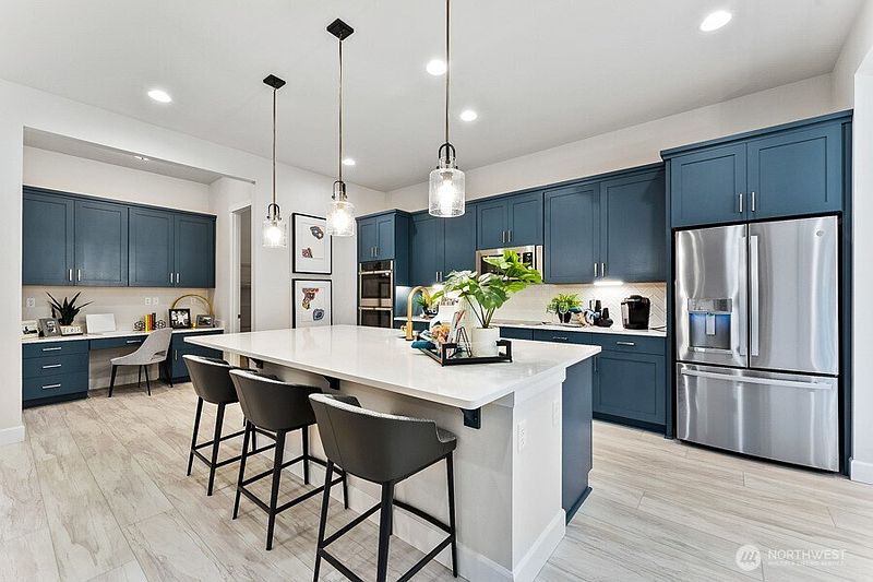 4th image of 13914 207th Avenue E #1383