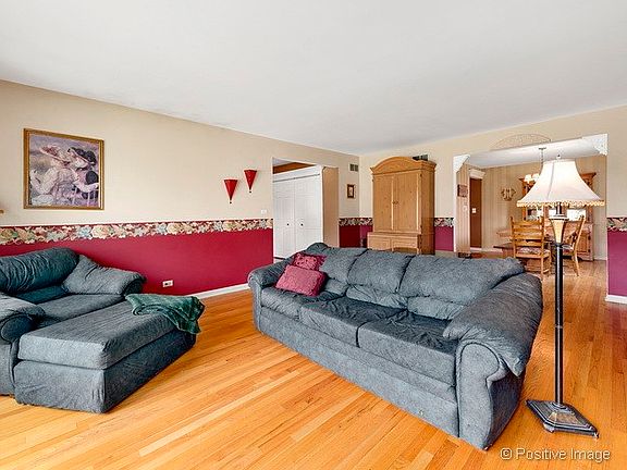 5th image of 1400 Spruce Ln