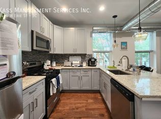 1444 W Erie St APT 3C, Chicago, IL 60642