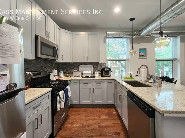 1444 W Erie St APT 3C, Chicago, IL 60642