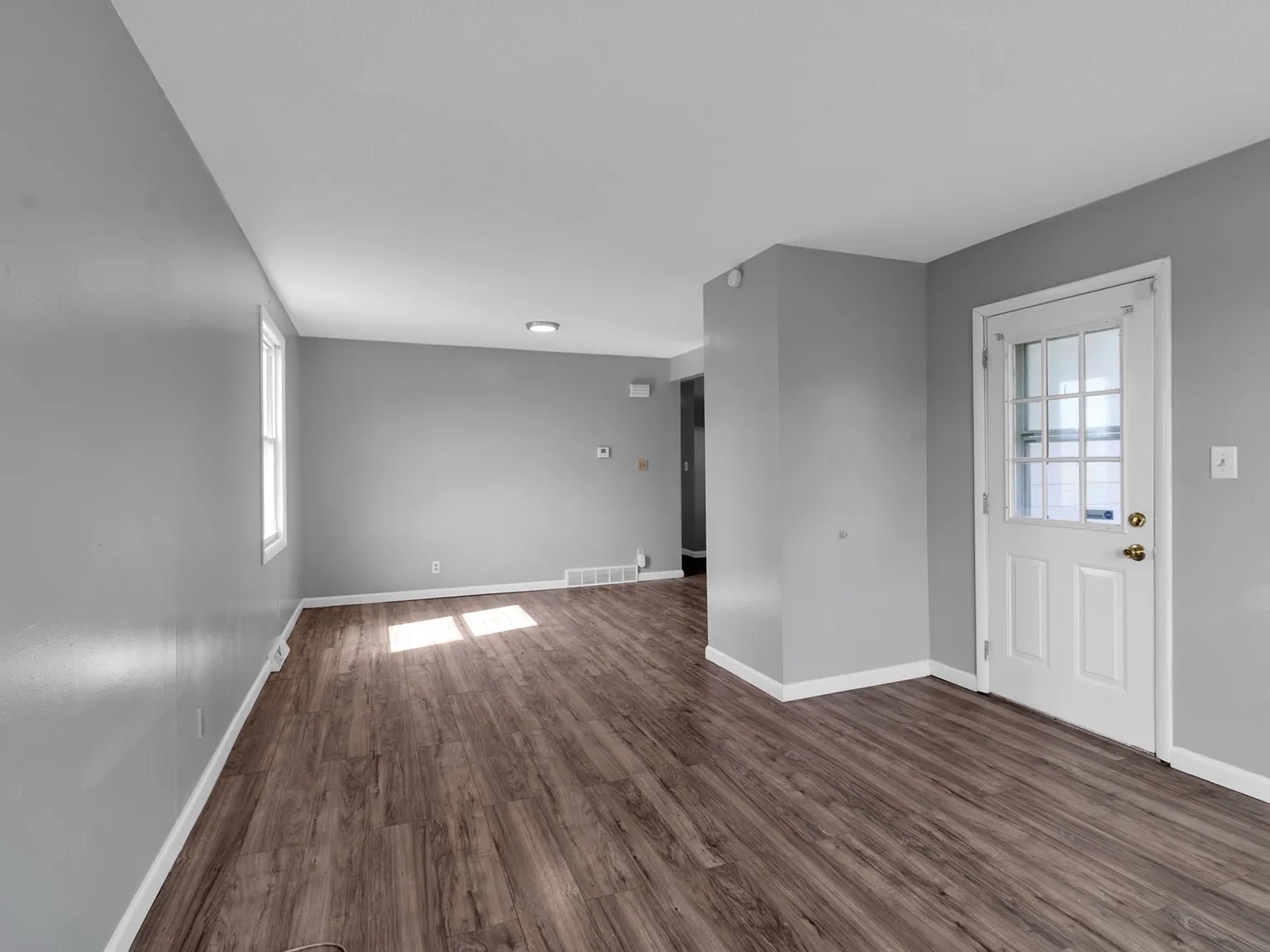 3 bed, 1100 sqft, $1,450 — Photo 2