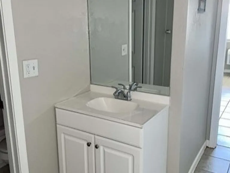 Portofino Apartments — Photo 7