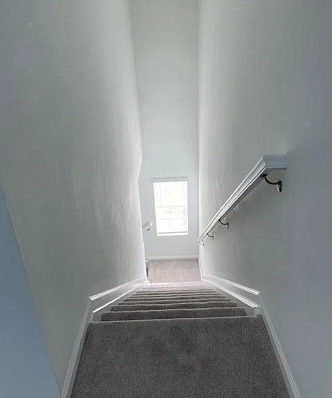 622 Papillon St SW — Photo 6