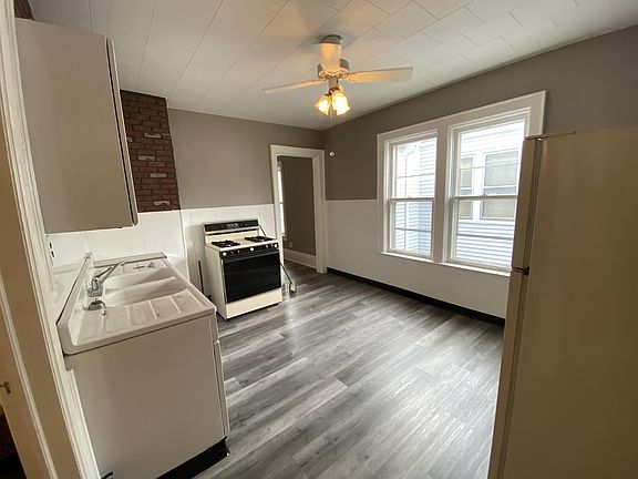 3rd image of 1830 Seneca St #2