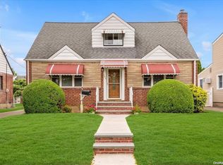 165 Brompton Rd S, Garden City, NY 11530