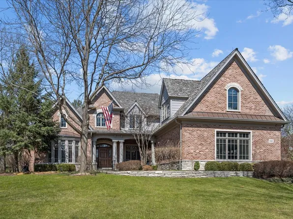 240 Walnut St, Libertyville, IL 60048