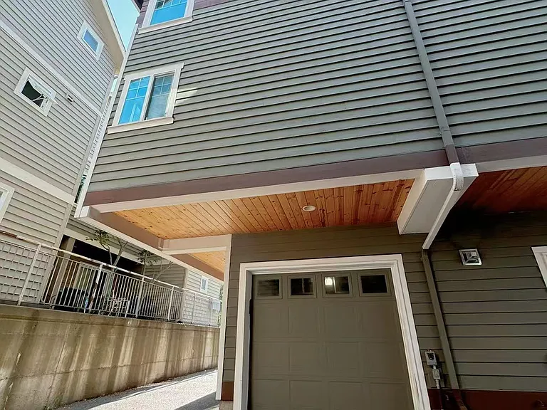 1022 Taylor Ave N #A — Photo 2