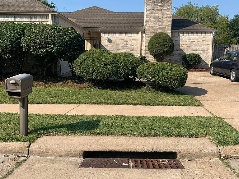 7602 Teal Run Dr — Photo 1