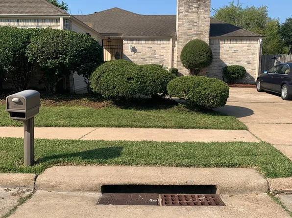 7602 Teal Run Dr, Houston, TX 77071