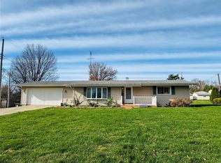 2014 Vandalia St, Hillsboro, IL 62049