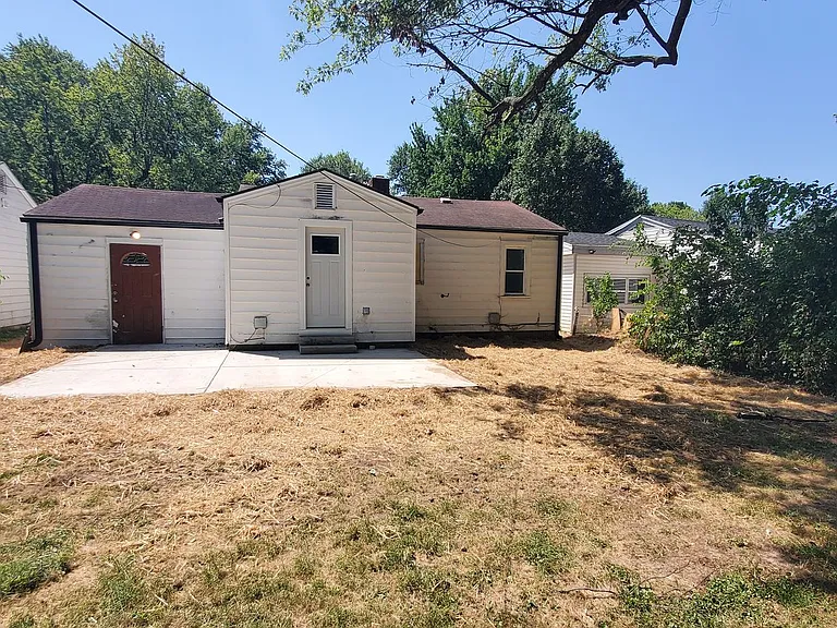 1515 E McGee St — Photo 8