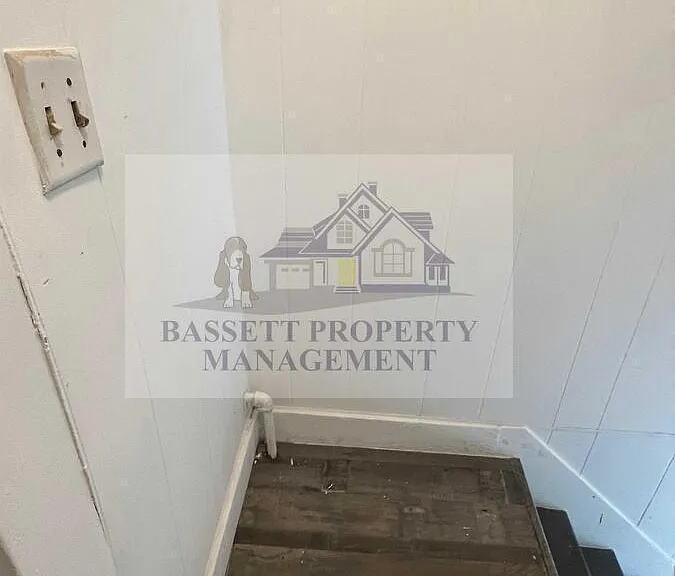 109 E Albert St #2 — Photo 3