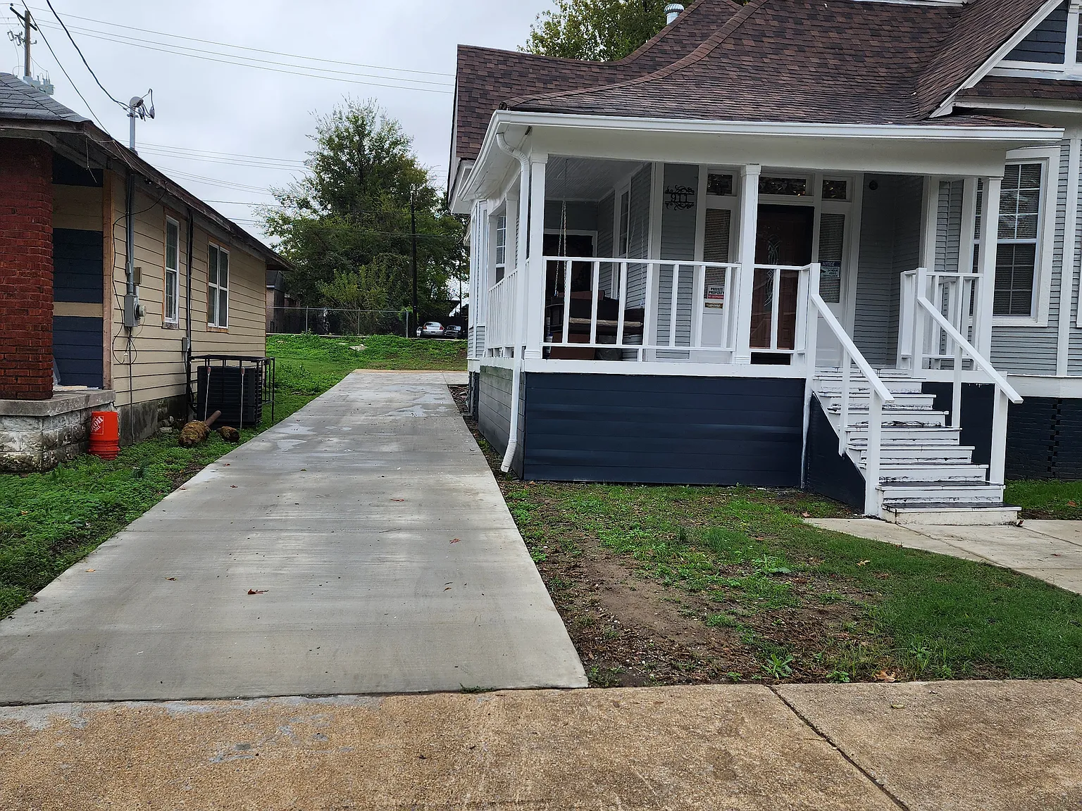 5 bed, 2176 sqft, $1,900 — Photo 2