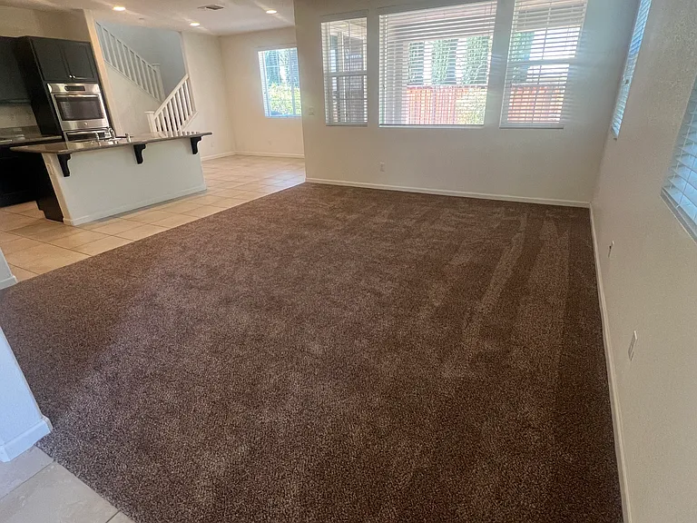 155 W Ladd Dr — Photo 4