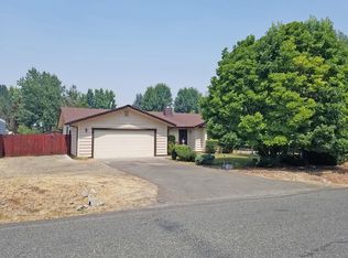 1216 Monroe Way, Grants Pass, OR 97527