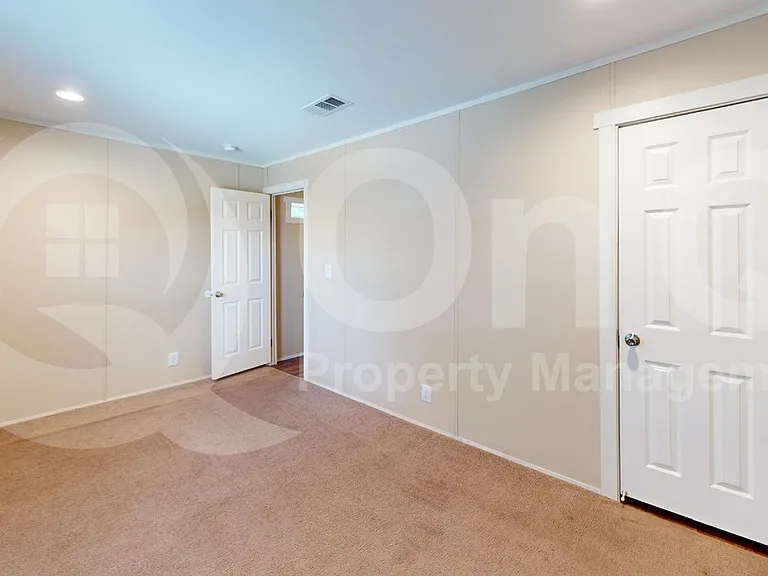 7415 Remington Rd — Photo 12